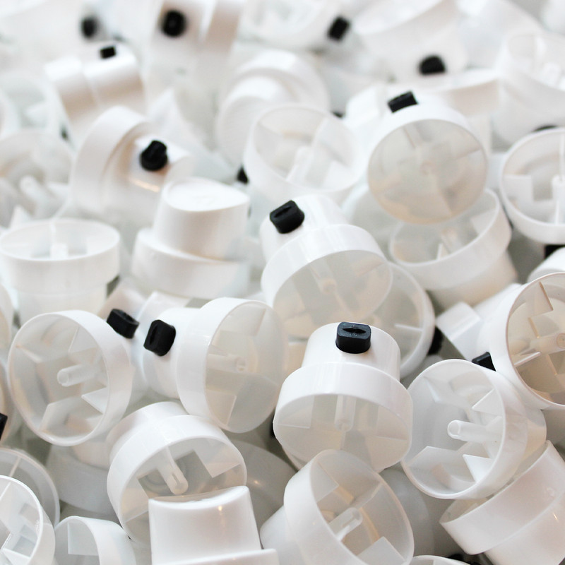 White Transversal Calligraphy Chisel Spray Paint Caps Graffiti Art Supplies