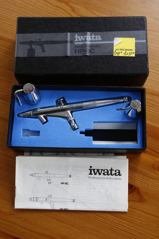 Iwata HP-BC Airbrush and 2 Iwata fluid needle and FL nozzle 0.4mm