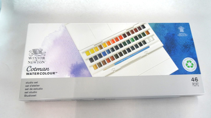 Winsor & Newton Cotman Watercolour Studio Set 46pcs Half Pan w/ Brush NEW