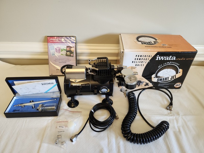 Iwata AIRBRUSH Bundle LOT Studio Series IS-850 Smart Jet Compressor W/ HP-BC