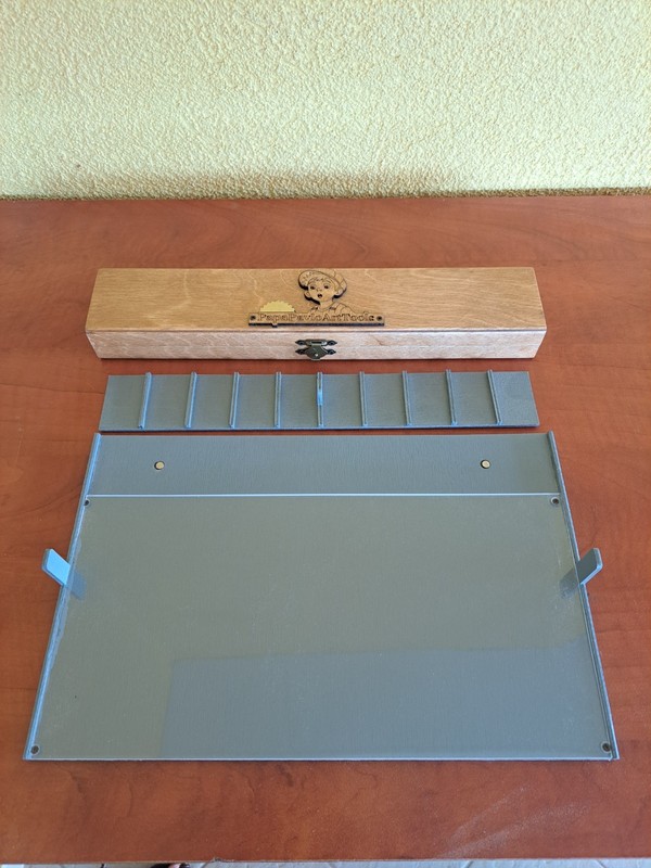 Reversible Lid Pochade Box with Removable Palette and personalisation gallery