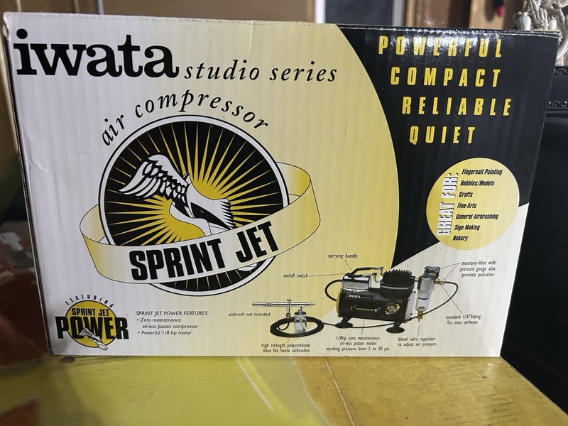 Iwata IW-IS800 Sprint Jet Compressor for Airbrush