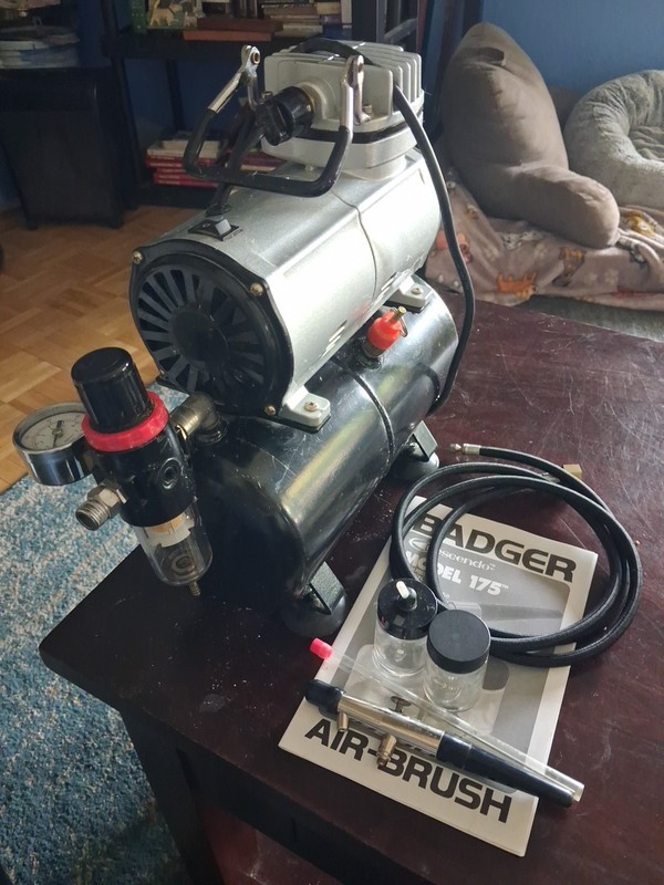 Badger Air-Brush Crescendo Double Action Kit With Timbertech Mini Air Compressor
